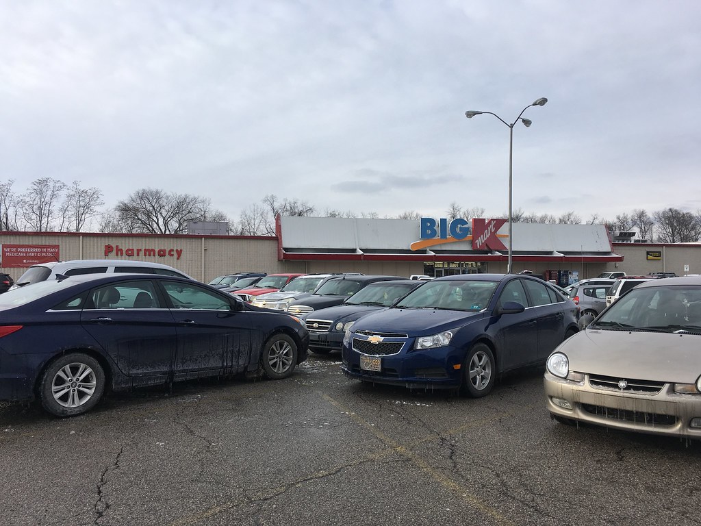KMart Parkersburg, WV A packed parking lot for the end of… Flickr