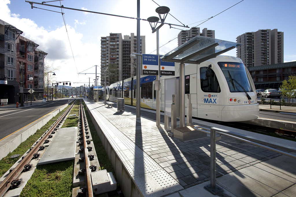 MAX Orange Line at Lincoln St Station MAX Type 5 TriMet Flickr