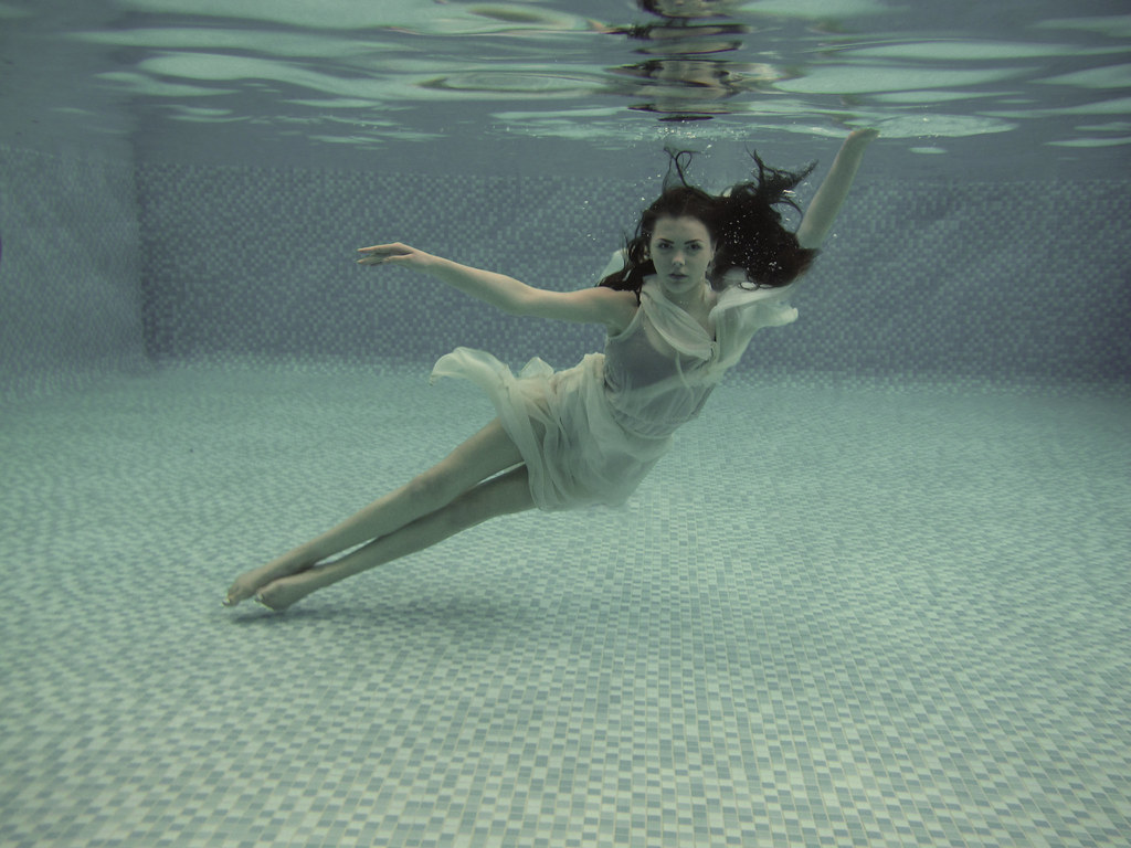 Underwater Fashion Shoot I shot these for my fmp (final ma… Flickr