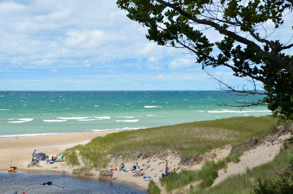 _DSC8533 Bass Lake outlet, Bass Lake, Pentwater, MI. July … Flickr