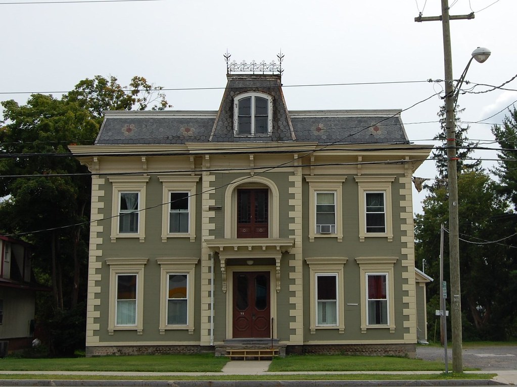 Main Street Morrisville, NY I love this house, it caught… Flickr