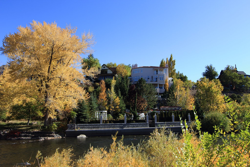 homes along Truckee River Reno NV 2XDiamond Flickr