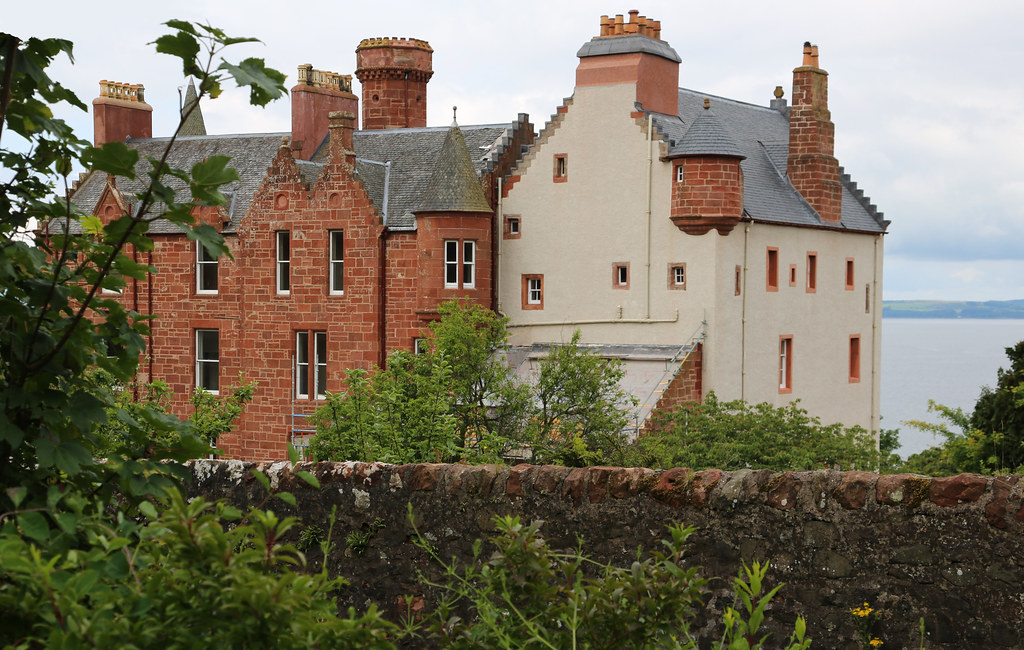 Skelmorlie Castle (4) It is only when you get a bit furthe… Flickr