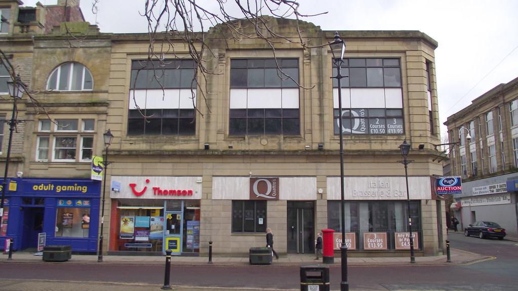 Blackburn Road, Accrington, Lancashire Quattro's was Woolw… Flickr