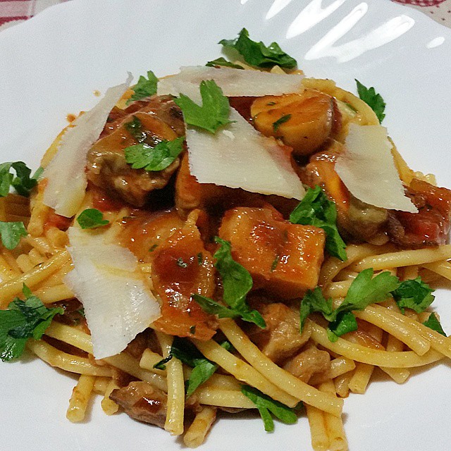 Bucatini porcini e scaglie di parmigiano cibo food food… Flickr