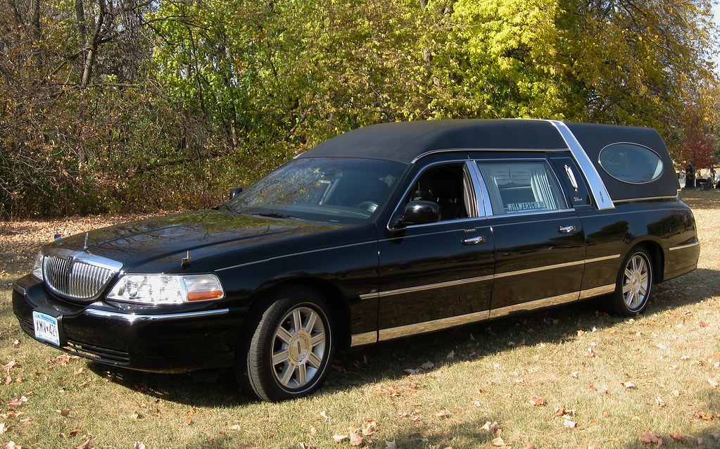 Eagle Lincoln HearseWillwescheid Funeral Home St. Paul, M… Flickr