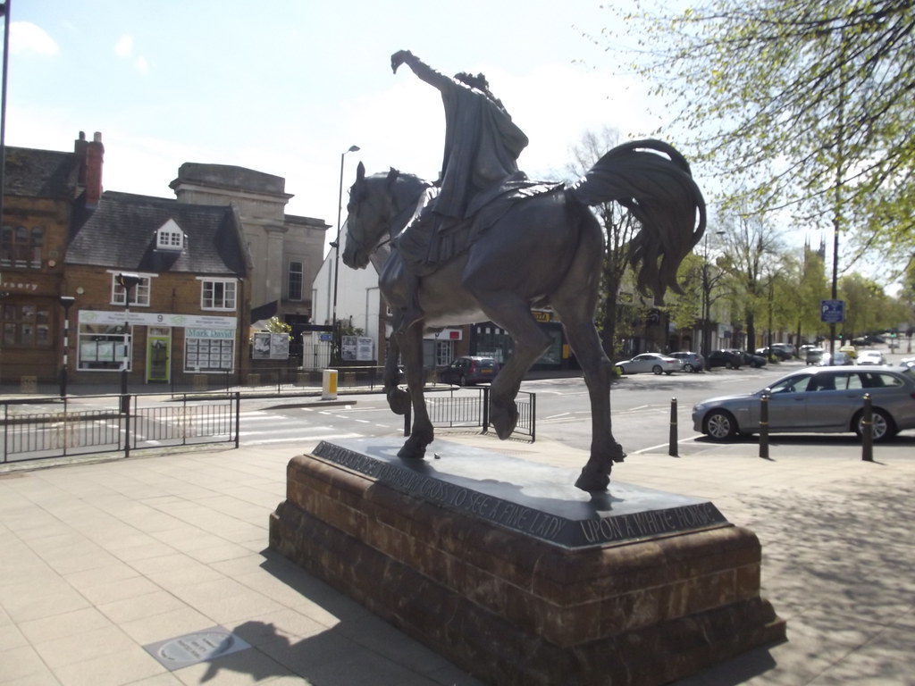 The fine lady upon a White Horse statue Banbury Cross Flickr