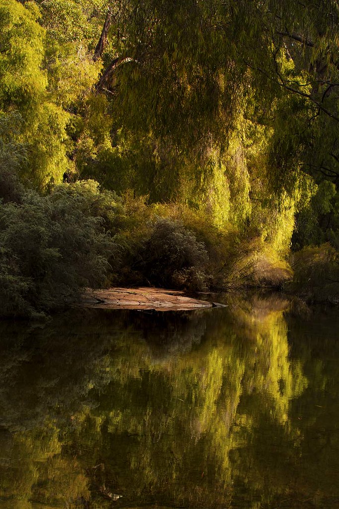 Moons Crossing33 Peaceful and relaxing VALR563 Flickr