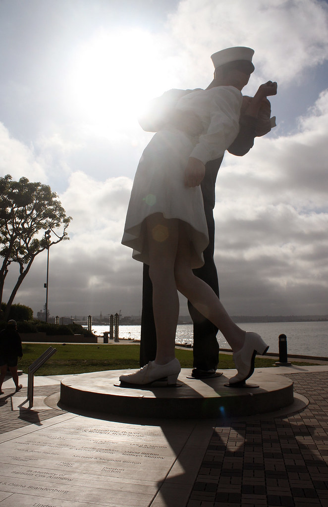 IMG_0347 "Unconditional Surrender", a sculpture based on t… Flickr