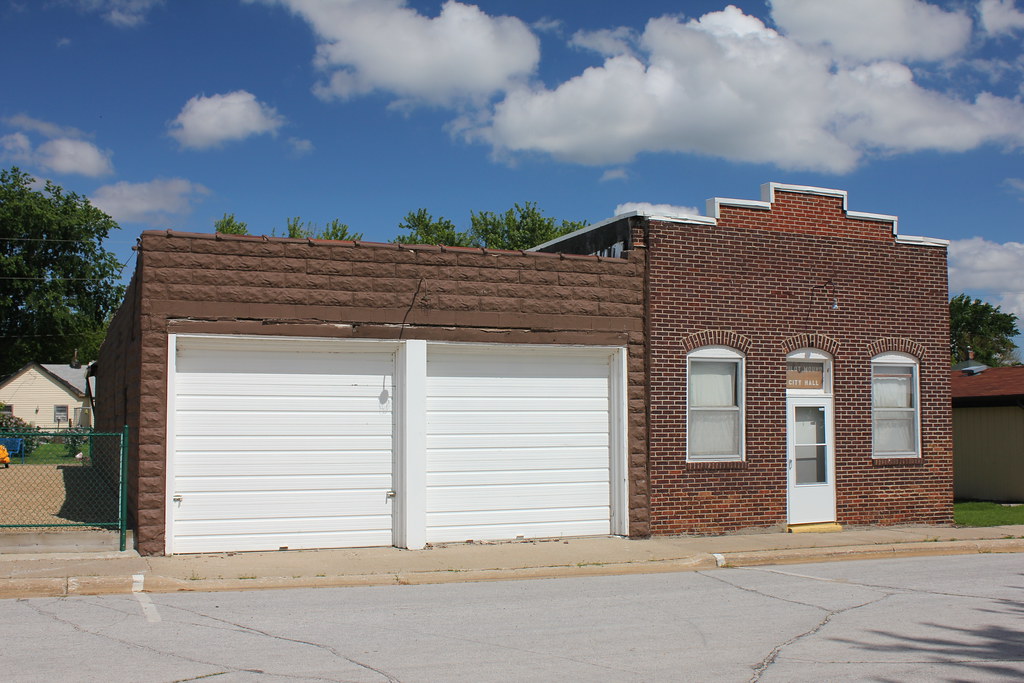 City Hall Pilot Mound, IA Tom McLaughlin Flickr