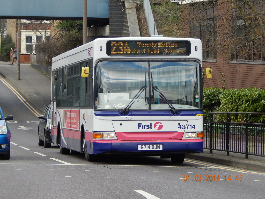 First Essex Dart R714DJN (43714) Southend Travel Centre Flickr