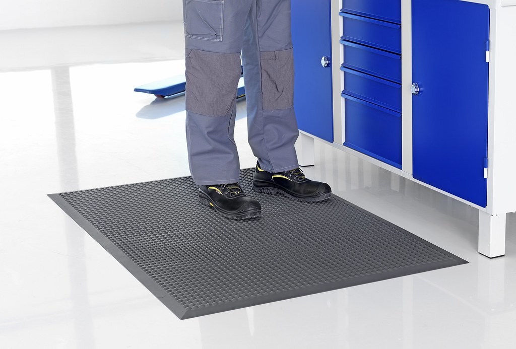 Comfortable and ergonomic antifatigue floor mats A wide r… Flickr