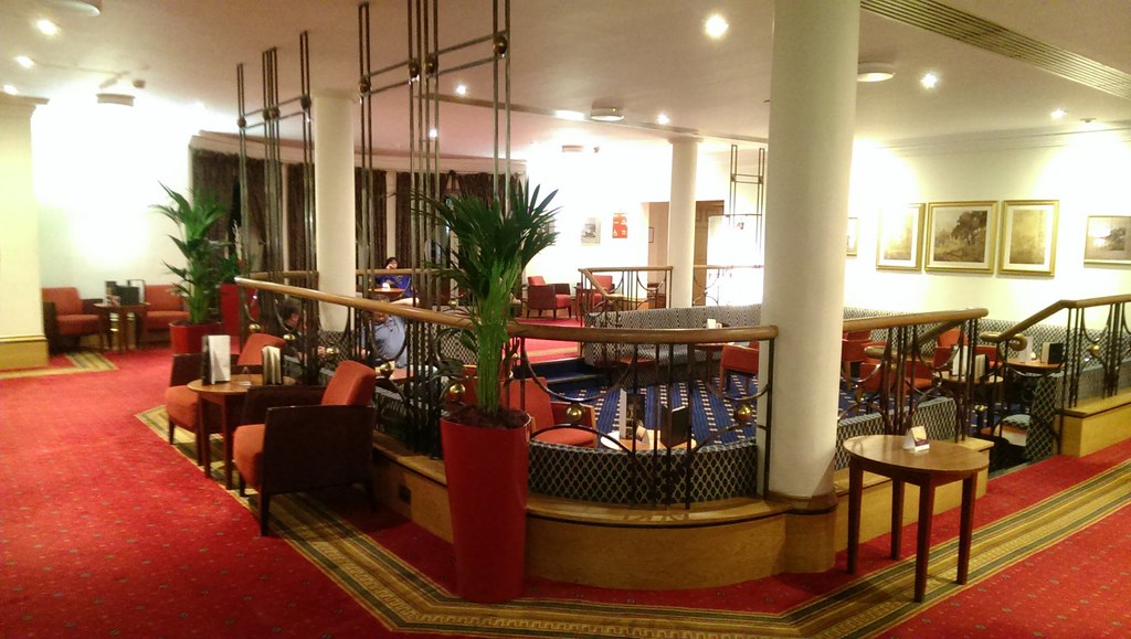 Fairfield Manor Hotel (14) Jason Burgess Flickr