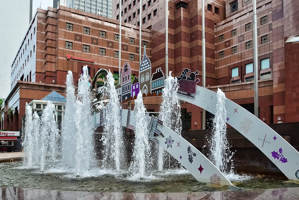 Ngee Ann City Decorations at the Ngee Ann City Civic Plaza… Flickr