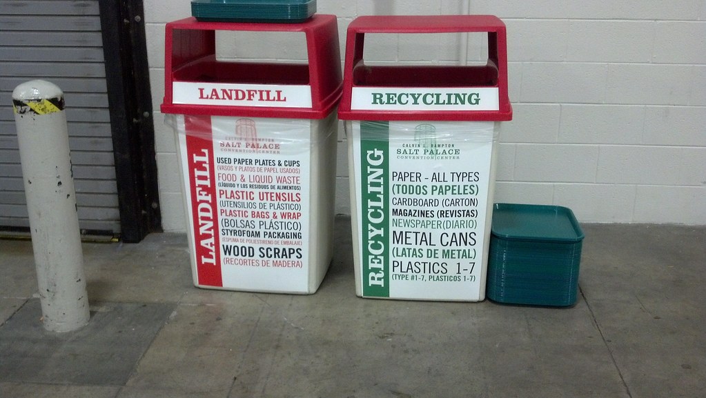 Recycling versus Landfill Bins in the Salt Lake City Conve… Flickr
