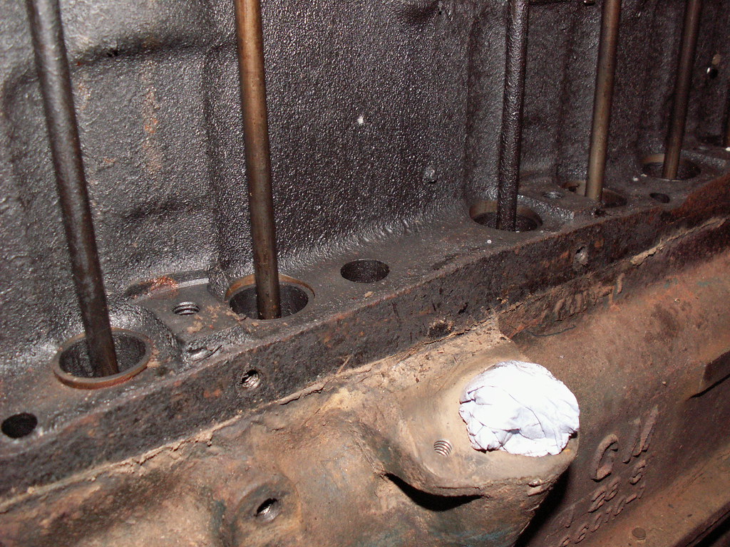 PICT2041 Missing pushrod springs collets and spring retain… Flickr