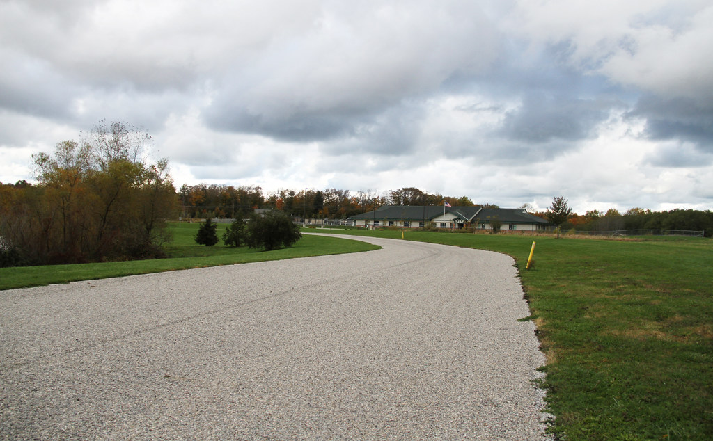 Ghost of Commodore / Erie Downs Approaching the turn to le… Flickr