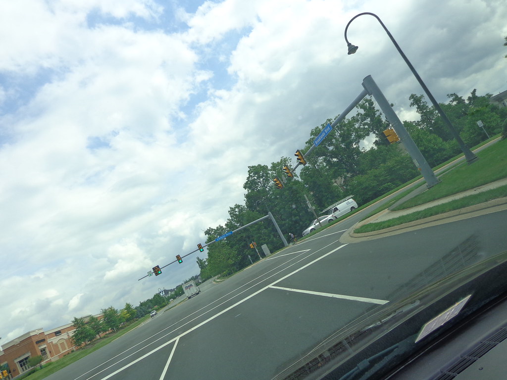 Claiborne Pkwy Broadlands Blvd This picture was taken on… Flickr