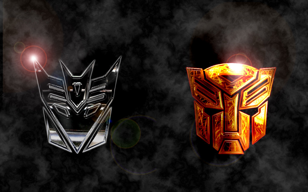 Autobots Vs Decepticons Wallpaper