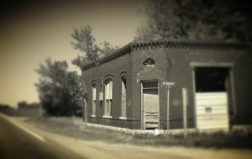 Delavan KS There last building standing is on its last sta… Flickr