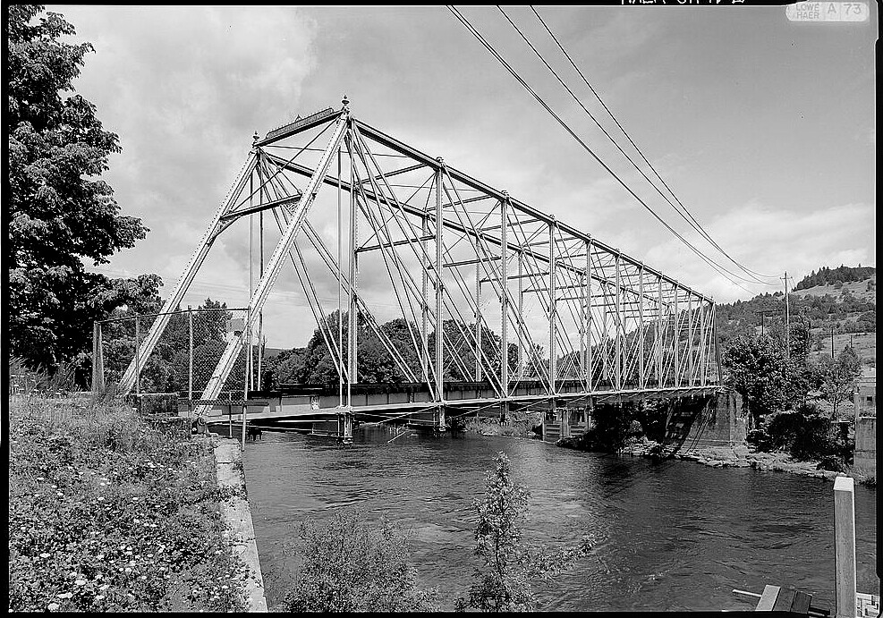 Hayden Railroad Bridge Erected across the McKenzie River, … Flickr
