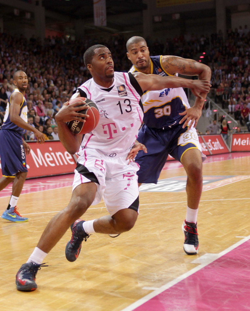 Telekom Baskets Bonn EWE Baskets Oldenburg Jamel McLean … Flickr