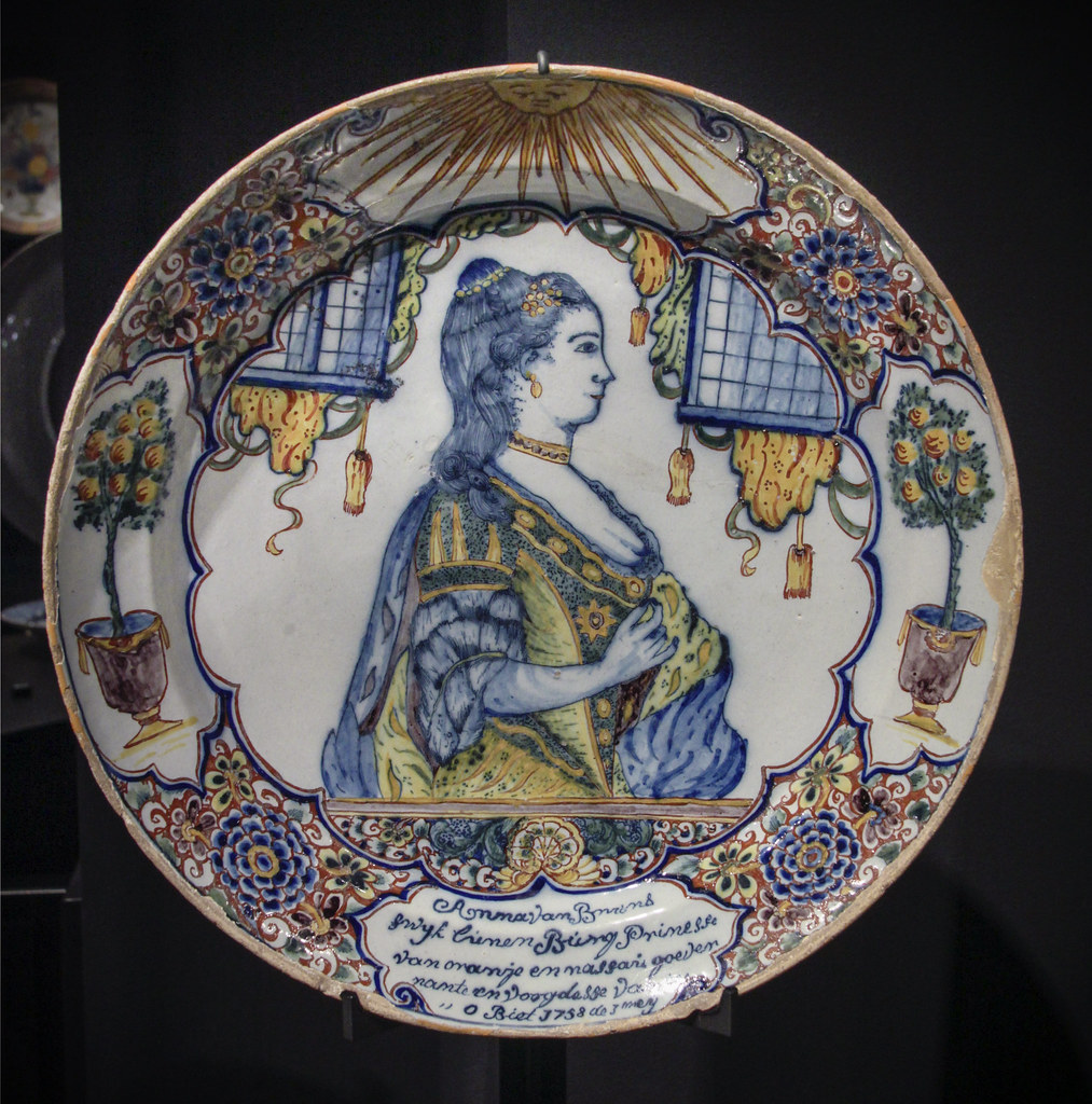 Ceramic plate/ charger Kotomi_ Flickr