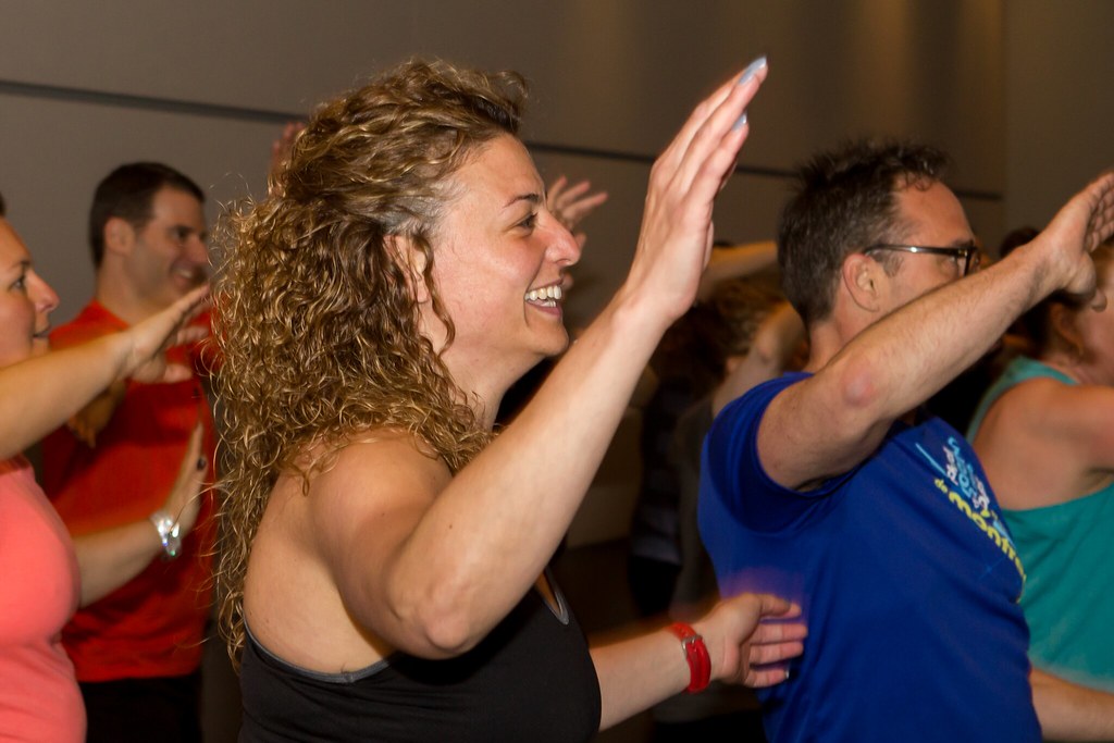Zumba pour UneMarche / Zumba for OneWalk Activité de colle… Flickr