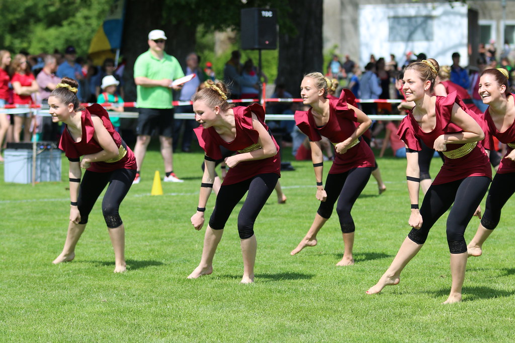 IMG_8072 Die Gymnastik Gruppe des TV Ormalingen am Munot C… Flickr