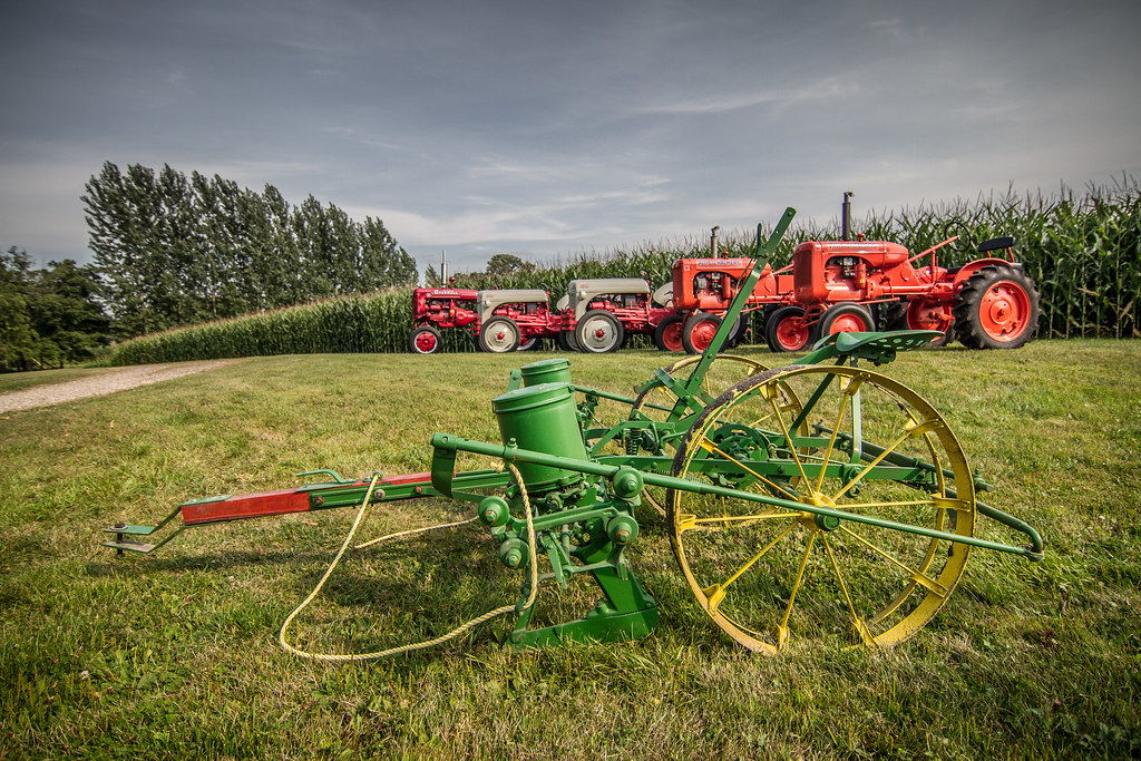 Allis Chalmers, Ford, Farmall Tractors dave.c.newman2012 Flickr