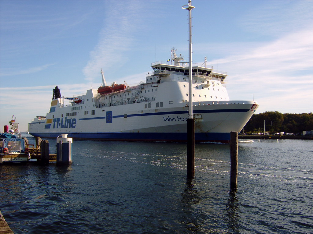 Travemünde 20071022 00090 Einfahrt der Fähre der TT Li… Flickr