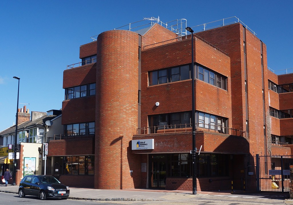 AVHT. Aylesbury Vale Housing Trust, Buckingham Street. 14/… Flickr