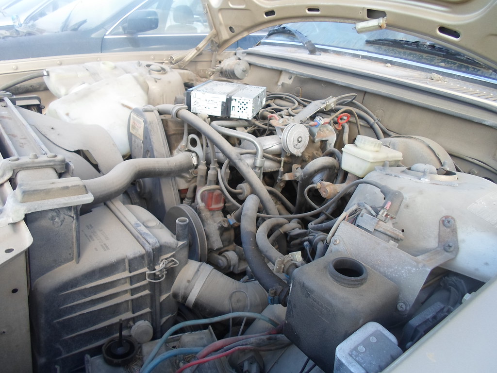 1991 Volvo 240 DL engine A rather dusty 1991 Volvo 240 DL … Flickr