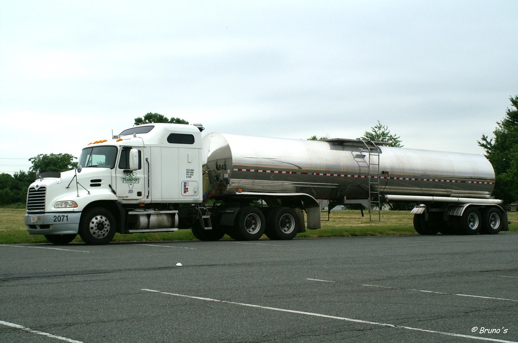 Mack Vision ''LCL Bulk Transport Inc. 2071'' , Green Bay,… Flickr