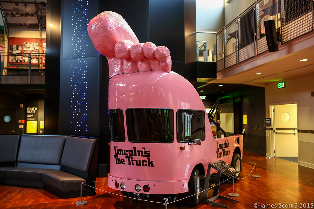 20150208 5DIII Seattle WA 312 a literal Toe Truck James Scott S