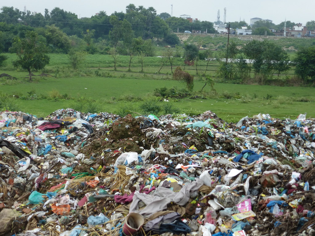 Solid waste mismanagement The Lucknow Municipal Corporati… Flickr