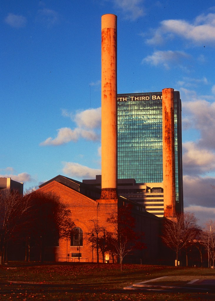 Toledo Edison Steam Plant The setting sun lights up the To… Flickr