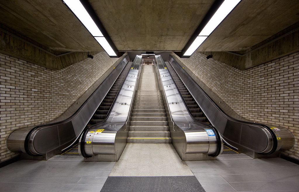 Square Victoria Square Victoria metro station, Montreal, Q… Flickr