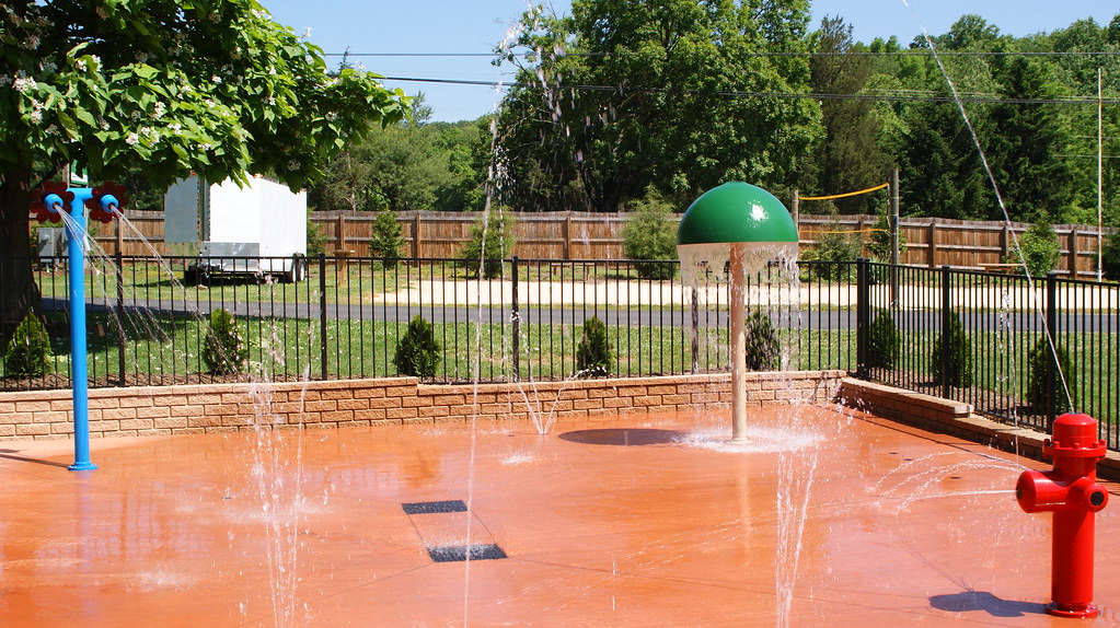 Augusta Aquatics Spray Ground Misty Mountain SONY DSC Augusta
