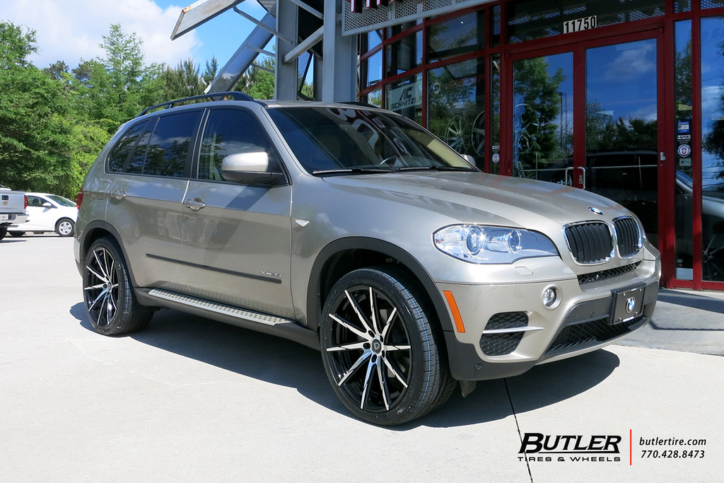 BMW X5 with 22in Lexani CSS15 Wheels and Pirelli Scorpion Tires a