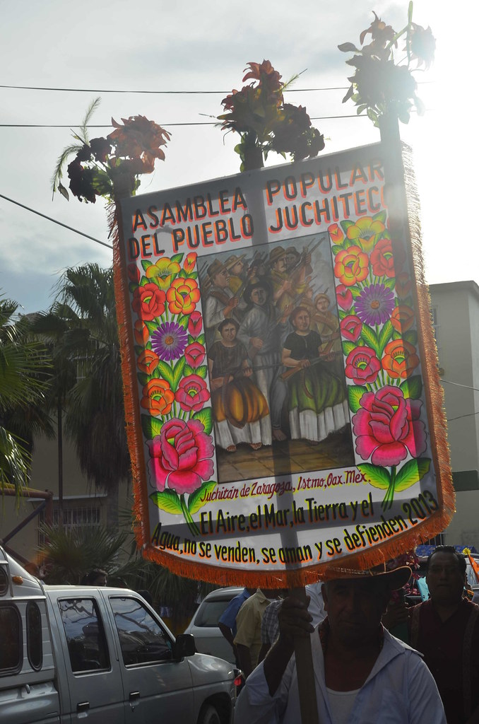 Juchitan Current Events 2023 02 Juchitán, Oaxaca 4/09/13 El estandarte de la APPJ despu… Flickr