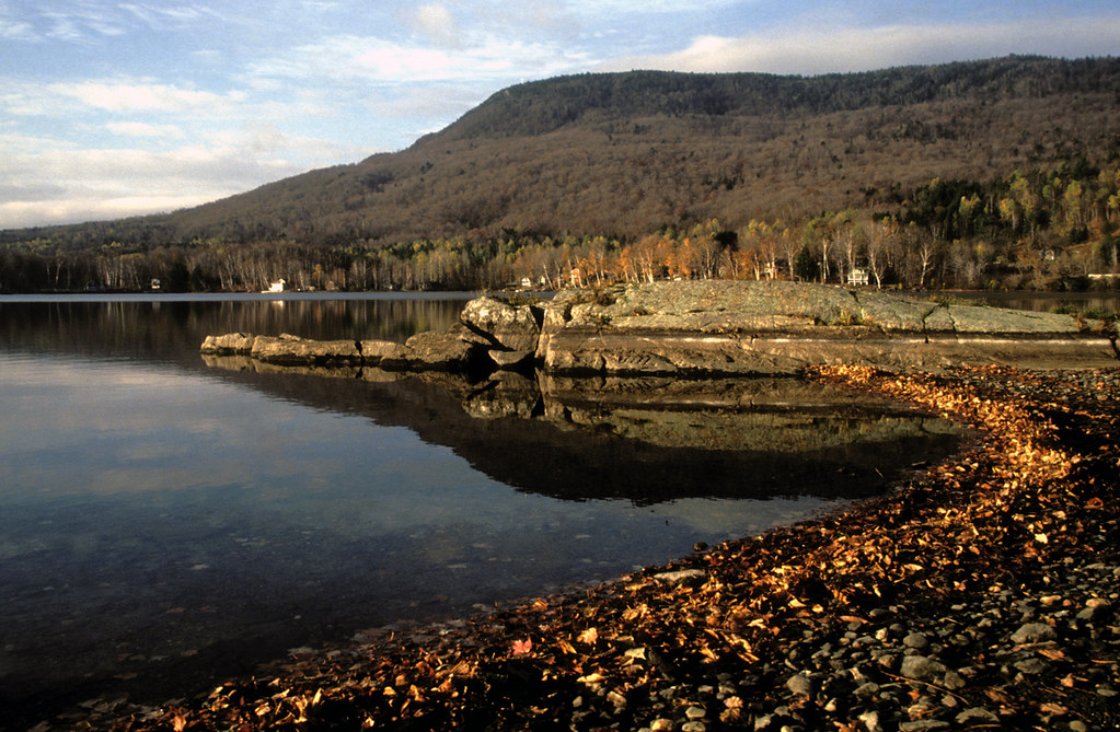 0345G Scenic, Autumn Lake Elmore, Vermont 10/15/1993 Mount… Flickr