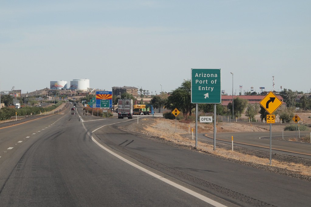 Arizona Port of Entry on Interstate 8 Yuma, AZ_P7159904c… Flickr