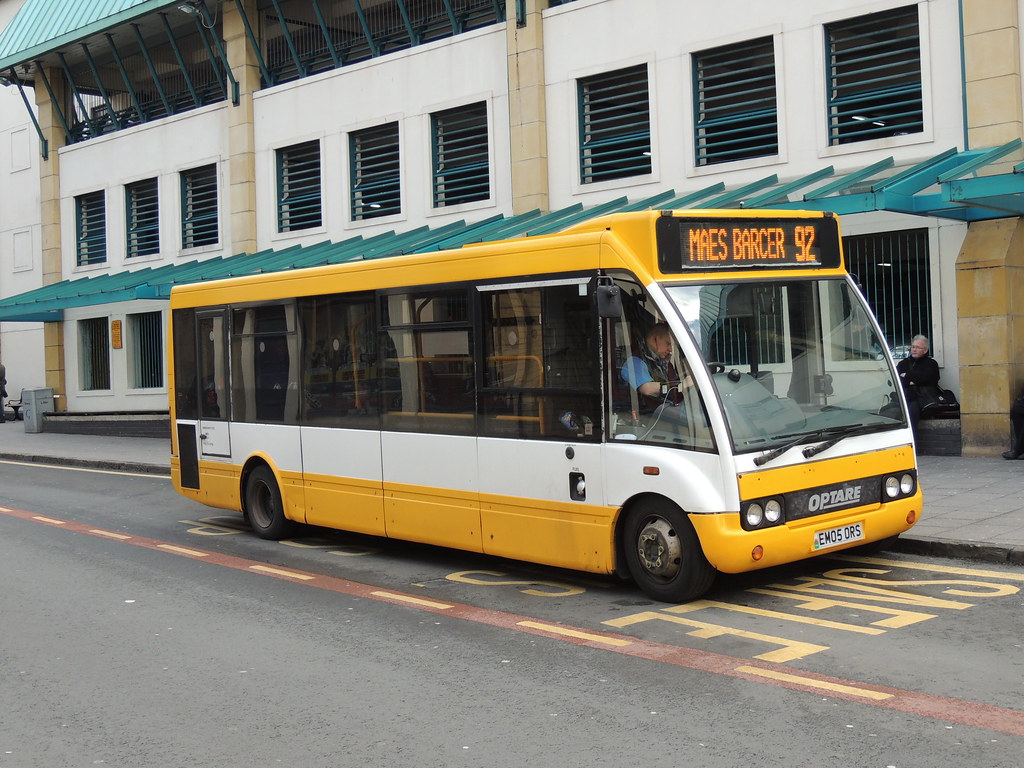 DSCN6389 Express Motors Ltd, Penygroes EM05 ORS a photo on Flickriver