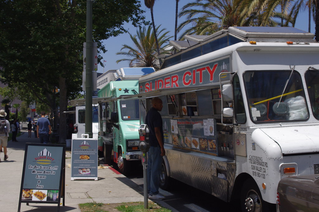 Sliders Food Truck Across from the LA County Museum of A… Flickr