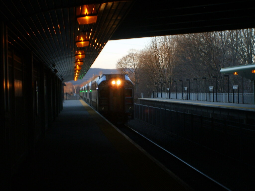 NJ Transit Train Arriving at Ramsey Route 17, Station. Flickr