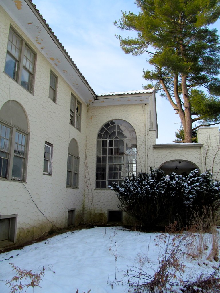 the winter lodge windows The Nevele Country Club, Ellenvil… Flickr