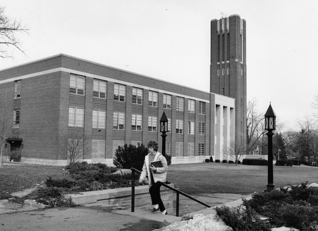 Pierce Hall, constructed in 1948 Pierce Hall was once used… Flickr
