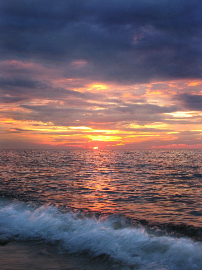 A splash of sunset Lake Erie, Saybrook Ohio. 9/10/11 at 12… Mark K
