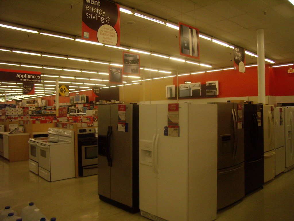 KMART MIAMI They sell fridges again! This Kmart is located… Flickr